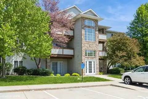 2544 Rushmore Dr, Iowa City, IA 52246