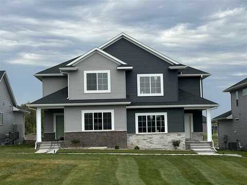 637 Catherine Dr, Tiffin, IA 52340
