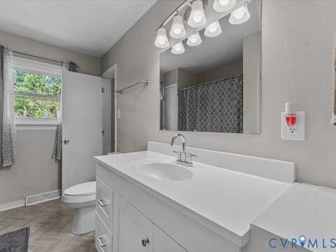 1404 Midage Ln, Sandston, VA 23150