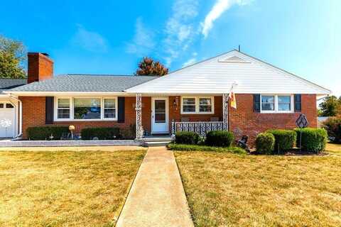 2805 VILLAGE DR, Waynesboro, VA 22980