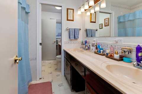 2805 VILLAGE DR, Waynesboro, VA 22980