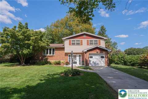 1560 Chaucer Lane, Bethlehem, PA 18017