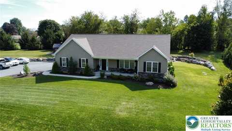 202 Silver Fox Trail, Bushkill, PA 18064