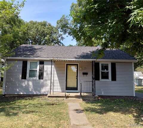 25 W Oak Street, Mascoutah, IL 62258
