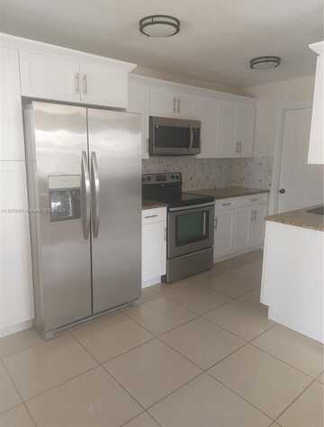 124 Apache St, Lehigh Acres, FL 33936