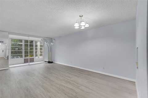 5320 NW 11th St, Plantation, FL 33313