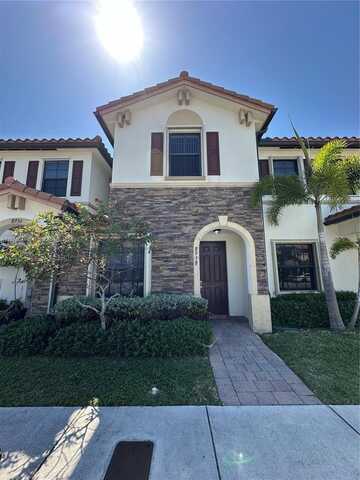8938 W 35th Way, Hialeah, FL 33018