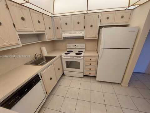 257 S Cypress Rd, Pompano Beach, FL 33060