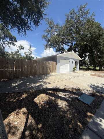 3985 Proctor Rd, Sarasota, FL 34233