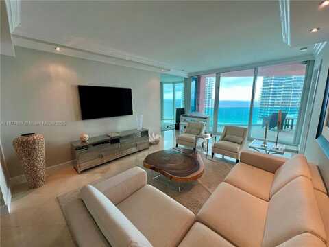 300 S Pointe Dr, Miami Beach, FL 33139