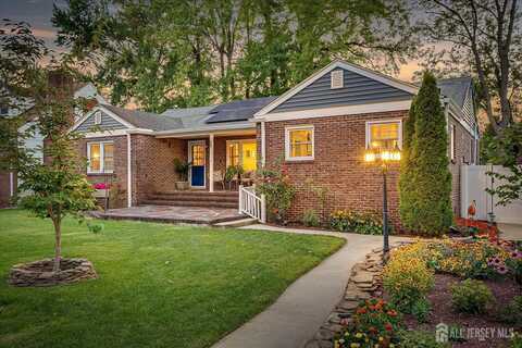 33 Ethel Place, Metuchen, NJ 08840