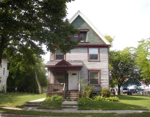 3711 N 1st St, Milwaukee, WI 53212