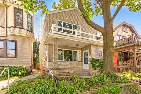 1820 N Oakland Ave, Milwaukee, WI 53202