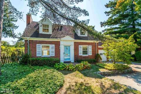 245 Moross Rd, Grosse Pointe Farms, MI 48236