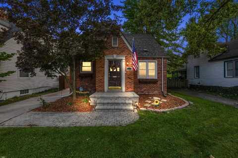 1319 Anita, Grosse Pointe Woods, MI 48236