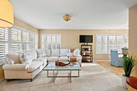 4 Primrose CIR, SEASIDE, CA 93955