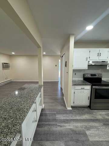 136 Amberly Drive, Manalapan, NJ 07726