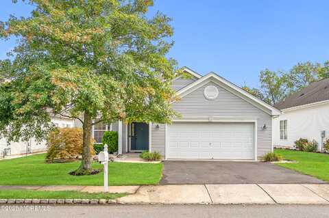22 Morningside Court, Lakewood, NJ 08701