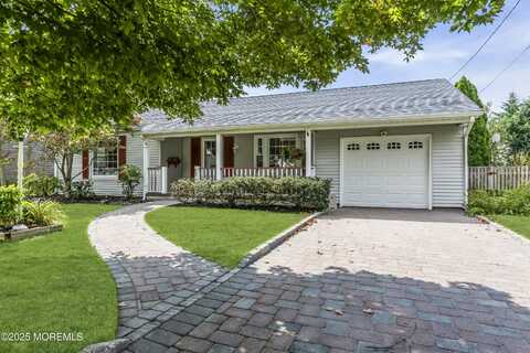 15 Spruce Avenue, Manasquan, NJ 08736