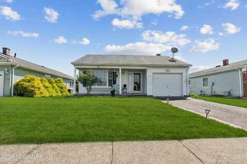 13 Thronbury Court, Toms River, NJ 08757