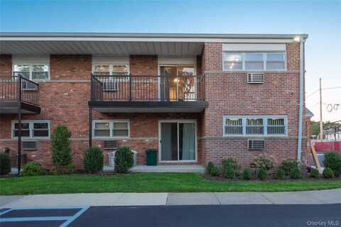 26 Ivy Street, Farmingdale, NY 11735