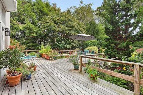 4528 Noyac Road, Sag Harbor, NY 11963