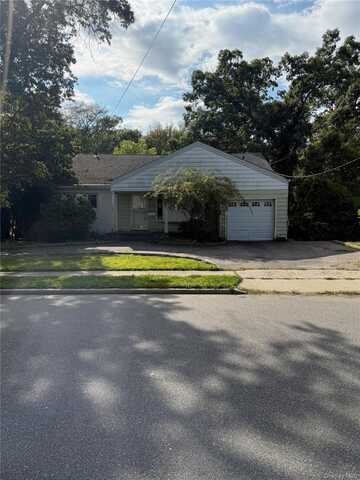378 Lakeshore Boulevard, Massapequa Park, NY 11762