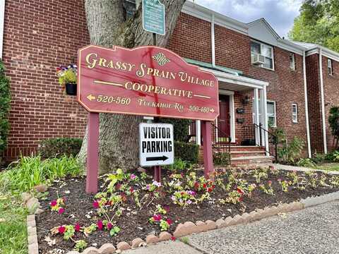 560 Tuckahoe Road, Yonkers, NY 10710