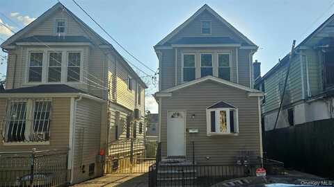 4517 Seton Avenue, Bronx, NY 10466