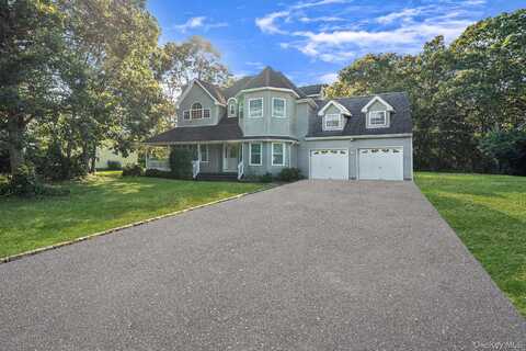51 Gaetano Lane N, Coram, NY 11727