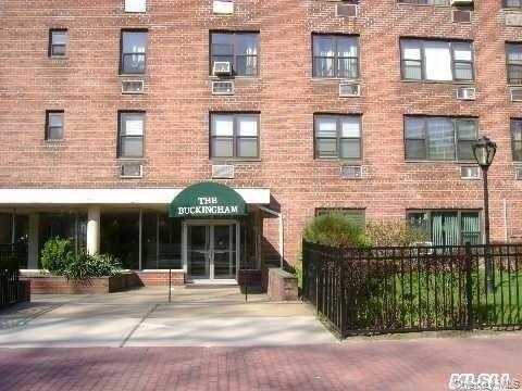 124 Smith Street, Freeport, NY 11520