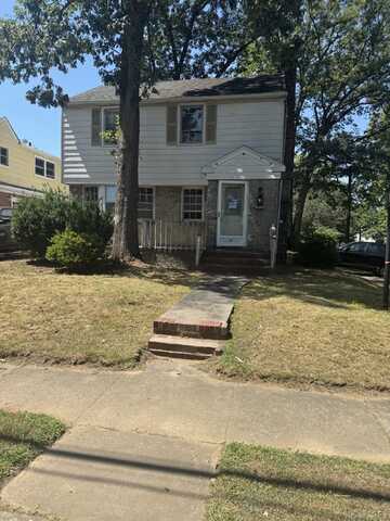 31 Carol Street, Lynbrook, NY 11563