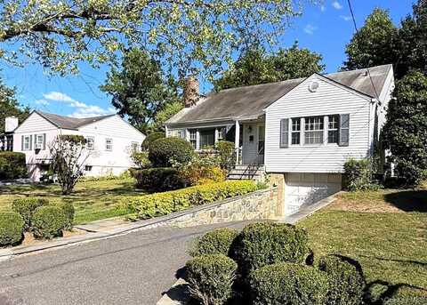 42 Holly Place, Larchmont, NY 10538
