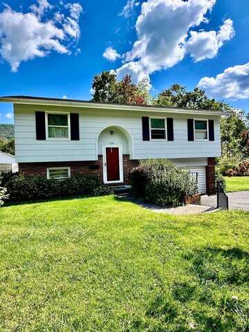 1721 College Avenue, BLUEFIELD, WV 24701