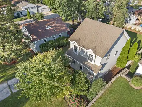 26205 N Acorn Lane, Mundelein, IL 60060