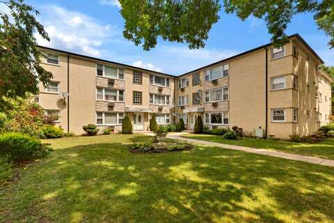 8708 W Berwyn Avenue, Chicago, IL 60656