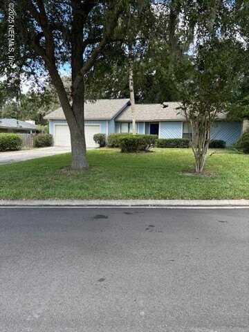 13 OAKS Drive, Jacksonville Beach, FL 32250