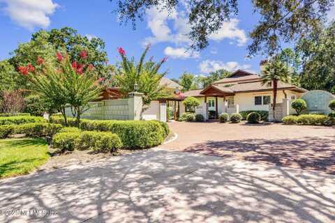 10126 W COURTYARDS Place, Jacksonville, FL 32256