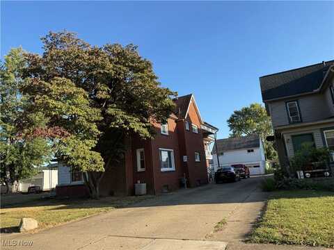 126 4th Street SW, Strasburg, OH 44680