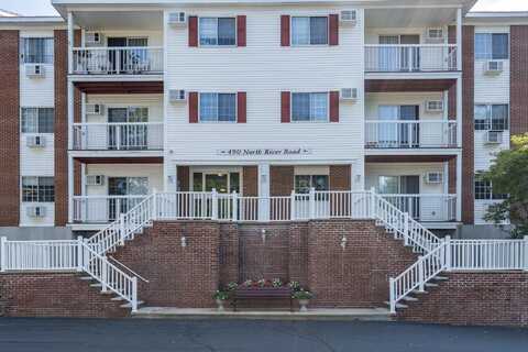 490 River Road, Manchester, NH 03104