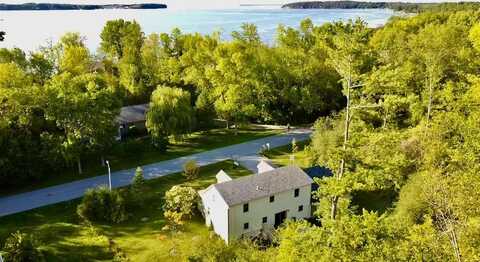 33 Clearwater Circle, Shelburne, VT 05482