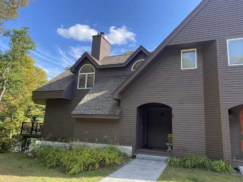 11 Dutchman Lane, Wilmington, VT 05363