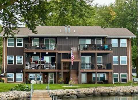111 N Emerald Drive, Storm Lake, IA 50588