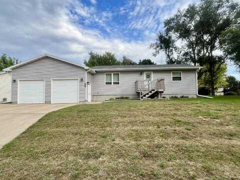 506 S Pearl Street, Elk Point, SD 57025