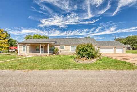 123 W GRAND Avenue, Sayre, OK 73662