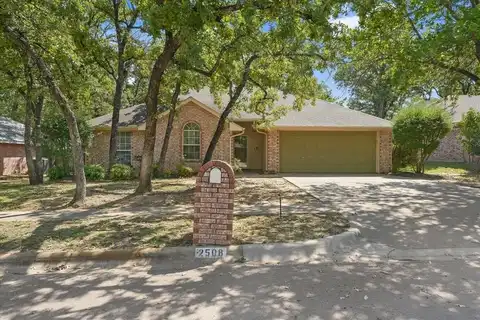 2508 Oak Park Drive, Denton, TX 76209