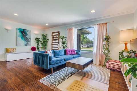320 Easton Road, Dallas, TX 75218
