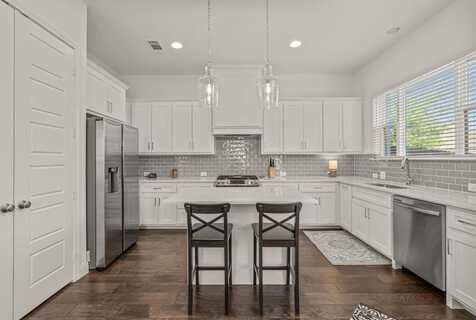 6324 Oakbend Circle, Fort Worth, TX 76132