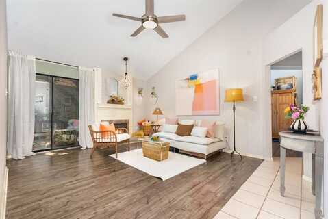 18040 Midway Road, Dallas, TX 75287