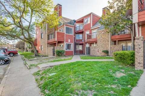 9825 Walnut Street, Dallas, TX 75243